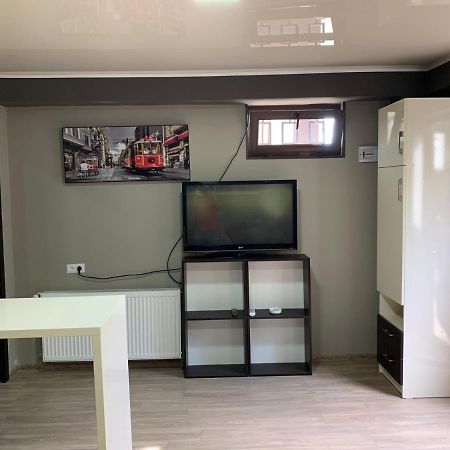 Art Hole Bed & Breakfast Кутаиси Екстериор снимка