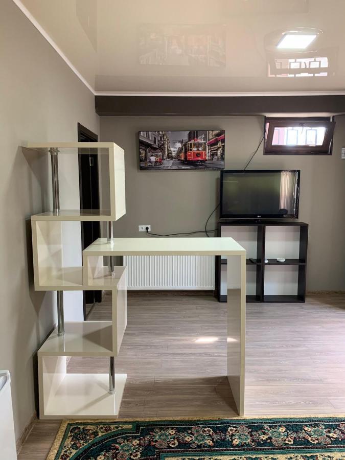 Art Hole Bed & Breakfast Кутаиси Екстериор снимка
