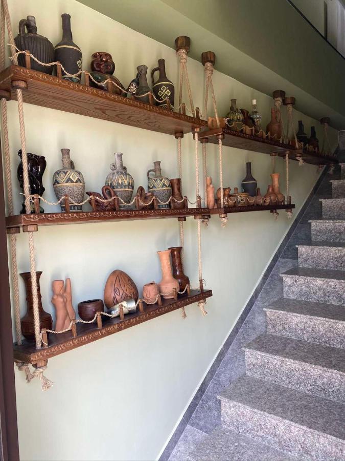 Art Hole Bed & Breakfast Кутаиси Екстериор снимка