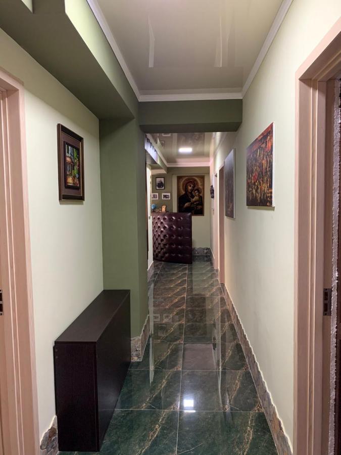 Art Hole Bed & Breakfast Кутаиси Екстериор снимка