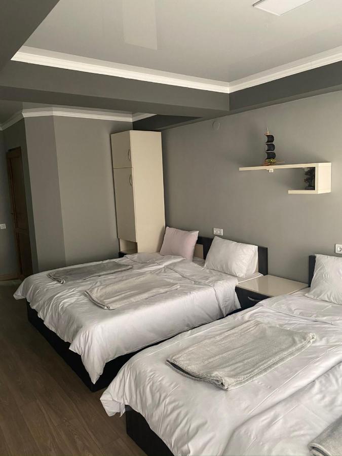 Art Hole Bed & Breakfast Кутаиси Екстериор снимка