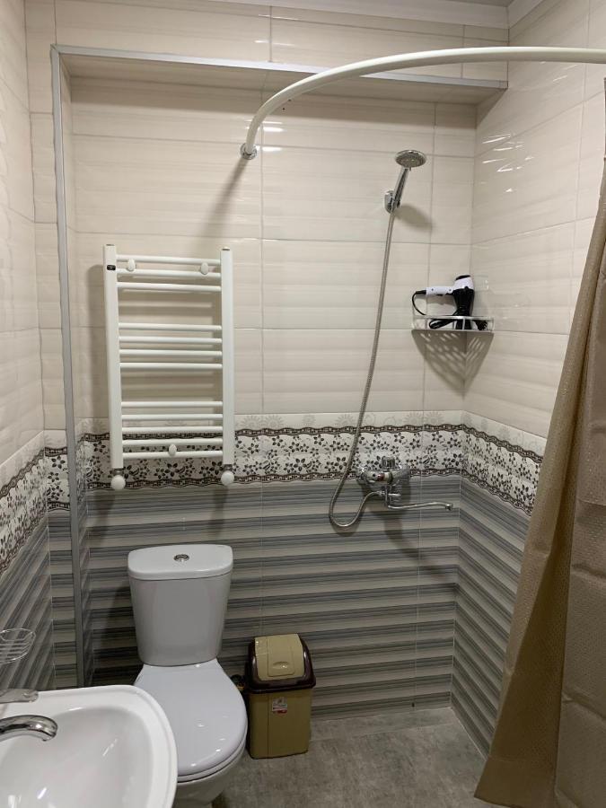 Art Hole Bed & Breakfast Кутаиси Екстериор снимка